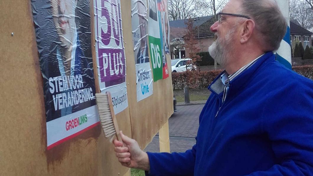 Affiches plakken Affiches plakken